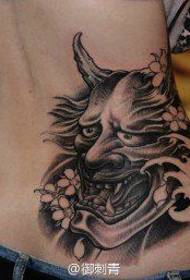 Ang mga baywang sa batang babaye popular kaayo nga pattern sa tattoo nga prajna
