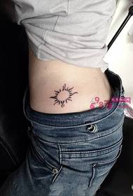 Simple Little Sun Totem Side midja Tattoo Picture