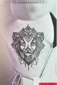 малюнок татуювання рекомендував жінці бокові талії лев працює татуювання