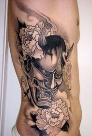 Seite Taille Prajna Chrysantheme Tattoo Muster Bild
