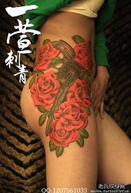 skönhet midja till ben mode vacker ros och pistol tatuering mönster