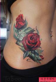 Tattoo შოუს სურათი რეკომენდირებულია ქალის მხარის წელის ვარდების ტატუირების ნიმუში