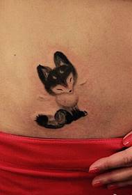 ຮູບແບບ tattoo fox ແອວຜູ້ຍິງ