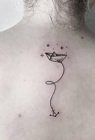 nugaros žvaigždės popierinės valties linijos inkaras mažas šviežias tatuiruotės raštas