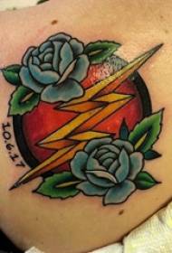 rožu tetovējums meitene atpakaļ rožu tetovējums attēlu