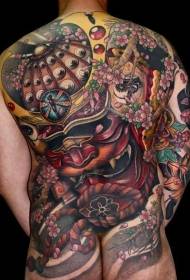 Die agterkant van die nuwe Japannese-styl gekleurde samurai-maskerblom-tatoeëringpatroon