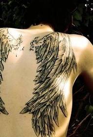 mabawa mawili ya malaika mweusi karibu na mfano wa tattoo