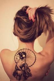 ragazza modello di tatuaggio geisha in bianco e nero stile asiatico indietro