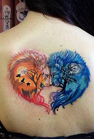 menina volta aquarela leão tatuagem padrão