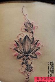 Meedchen Taille gutt ausgesinn Lotus Tattoo Muster