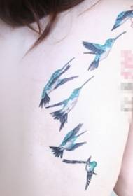 gadis kembali dicat cat air gambar tato burung kreatif