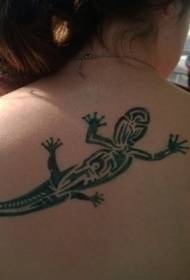 retro modello tatuaggio lucertola di medie dimensioni in bianco e nero