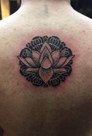 slaap lotus tattoo meisje rug slaap Lotus tattoo mooie foto