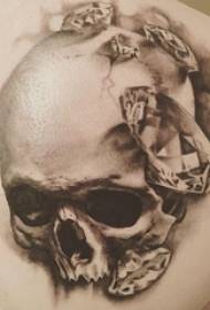 Tatuaje Shantou băieți înapoi craniu poze cu diamante tatuaj