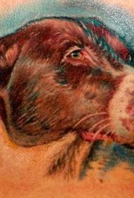 Reālistiska stila krāsas suņa galvas muguras tetovējuma modelis