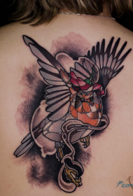 tillbaka fantasi stil färgad fågel med juvel tatuering mönster
