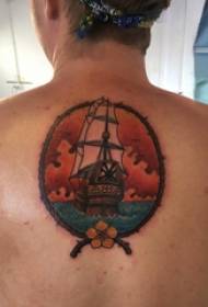 Tatuatges de vela, nois a l'esquena, navegació amb imatges de tatuatges