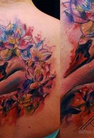 гръб цвят стил красив модел лебед и цветя татуировка