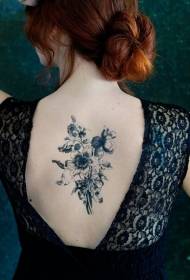 Fetele arată bine model de tatuaj de flori sălbatice