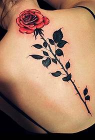 schiena dorsale europea e americana con motivo a tatuaggio dipinto di rose