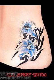 ຄວາມງາມແອວແອວຮູບແບບ tattoo lily