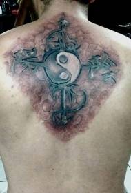 atgal tikroviško stiliaus kinų simboliai ir yin bei yang paskalų simbolių tatuiruotės modelis