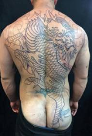 tatuaj spate Dragon baiat cu spatele complet dragon negru tatuaj poza