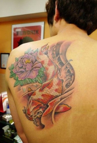 modello tradizionale di tatuaggio di colore di calamari di fiori di peonia posteriore