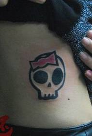 djevojka bočni struk sladak totem lobanje tetovaža uzorak