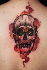tylna emalia z wzorem tatuażu z płomieni i liści klonu