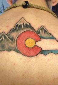 назад обоени планини и шема на тетоважа со знаме