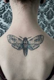 女生背部精致漂亮的蝴蝶纹身图案