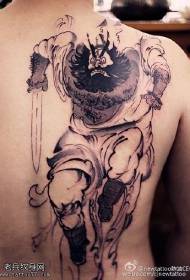muguras melnās tintes stila vīriešu tetovējums