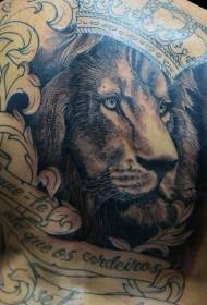 ar ais réalaíoch Lion King réalaíoch stíl liath le patrún tattoo litir choróin