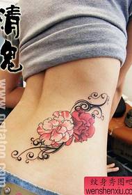 skönhet kvinna midja midja blomma tatuering mönster