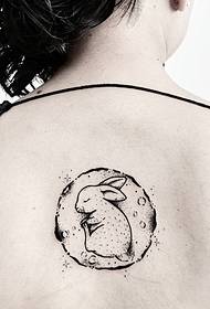 noia geometria de conill petit patró de tatuatge fresc