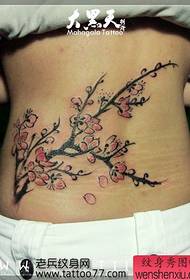 djevojka voli uzorak tetovaže šljiva tetovaža