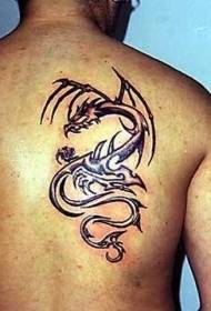 vissza fekete sárkány tetoválás minta