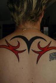 takaisin musta ja punainen heimojen symboli tatuointi malli