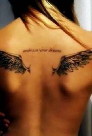 ali posteriori ragazza e iscrizione tatuaggio