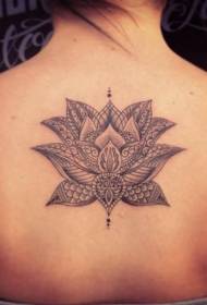 modello tatuaggio totem loto tribale nero posteriore