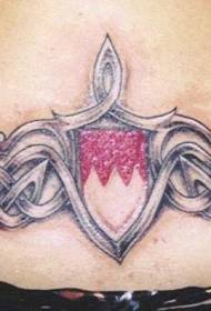 scudo colorato in vita con motivo tatuaggio totem