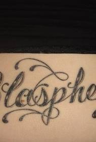 Un raffinato motivo a forma di tatuaggio nero a forma di risvolto in vita