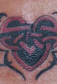 derék fekete és piros szív alakú totem tetoválás minta