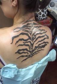 realistický čierny zebra pruhy späť tetovanie vzor