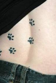 Zadná čierna mačka tlapa tlač tetovanie vzor