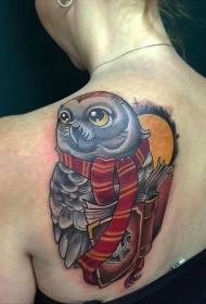 mtindo wa katuni nzuri rangi ya owl nyuma tattoo muundo