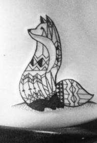 vita a forma di volpe nera Modello di tatuaggio ornamento tribale