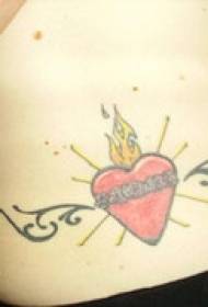 tillbaka röd flamma hjärta form med stam stam tatuering mönster