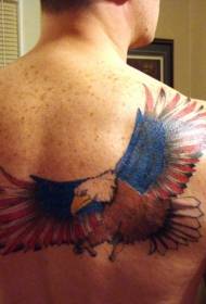 πίσω αετός με αμερικανική σημαία φτερά χρώμα τατουάζ μοτίβο